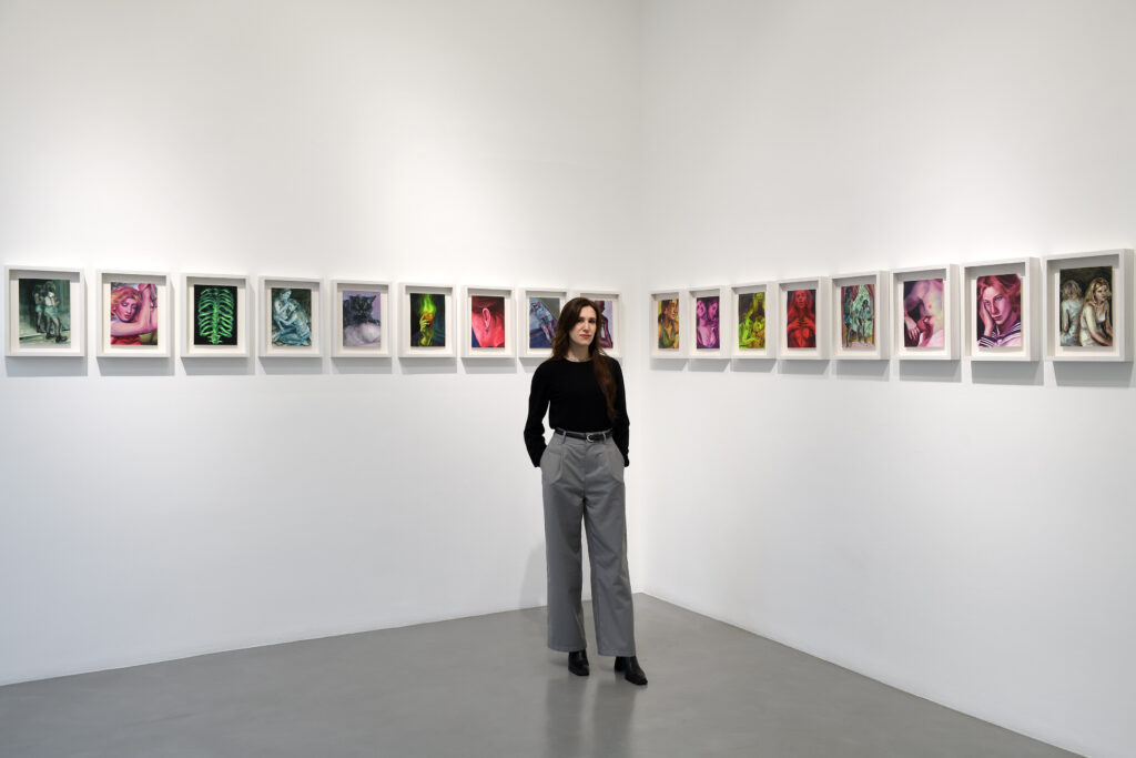 Exhibition View and the artist Barbara De Vivi ⓒ Courtesy Galleria Poggiali